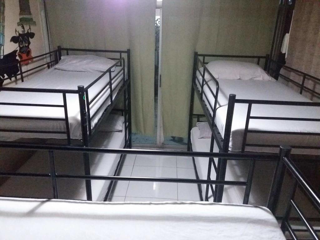 Mad Cow Hostel Бангкок Экстерьер фото