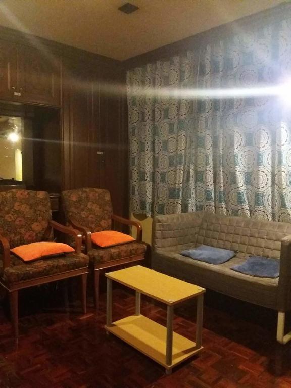 Mad Cow Hostel Бангкок Экстерьер фото