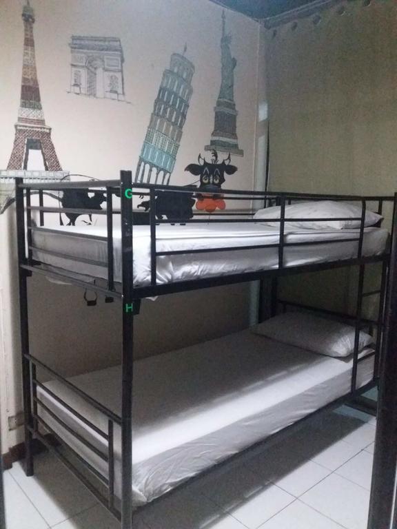 Mad Cow Hostel Бангкок Экстерьер фото