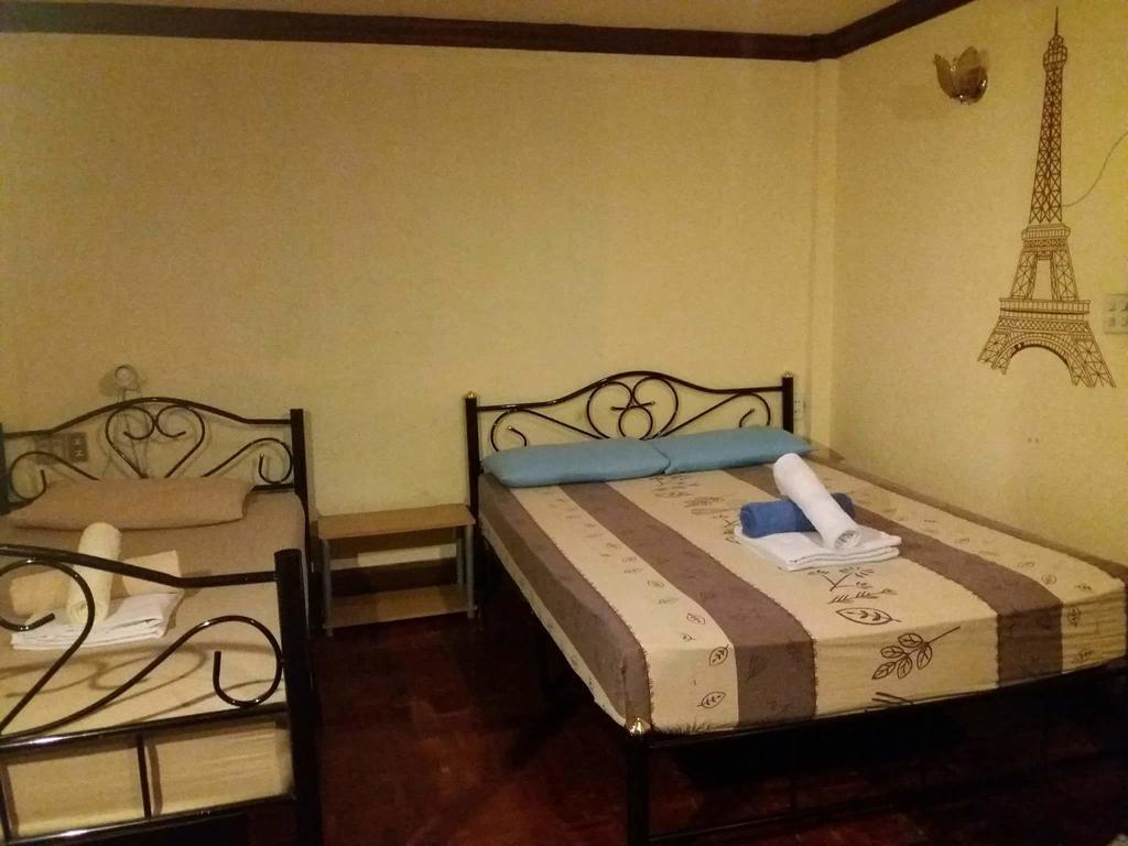 Mad Cow Hostel Бангкок Экстерьер фото