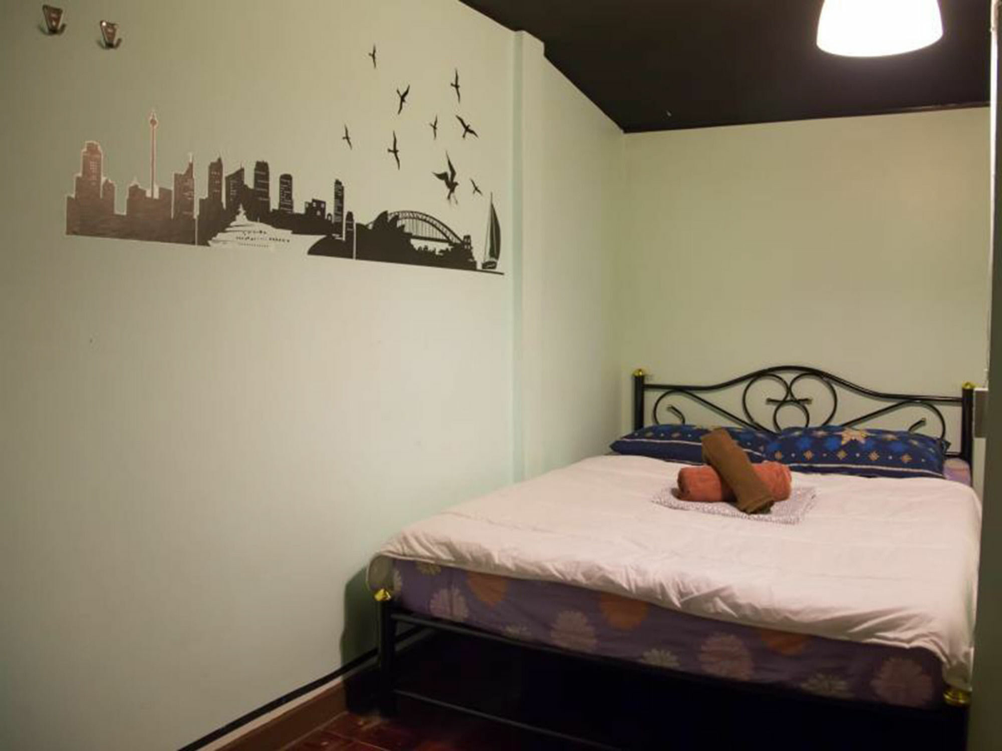 Mad Cow Hostel Бангкок Экстерьер фото