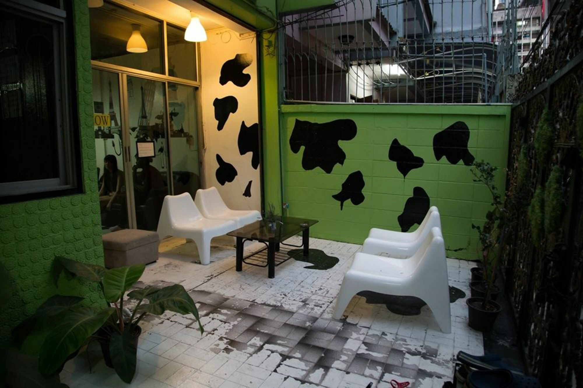 Mad Cow Hostel Бангкок Экстерьер фото