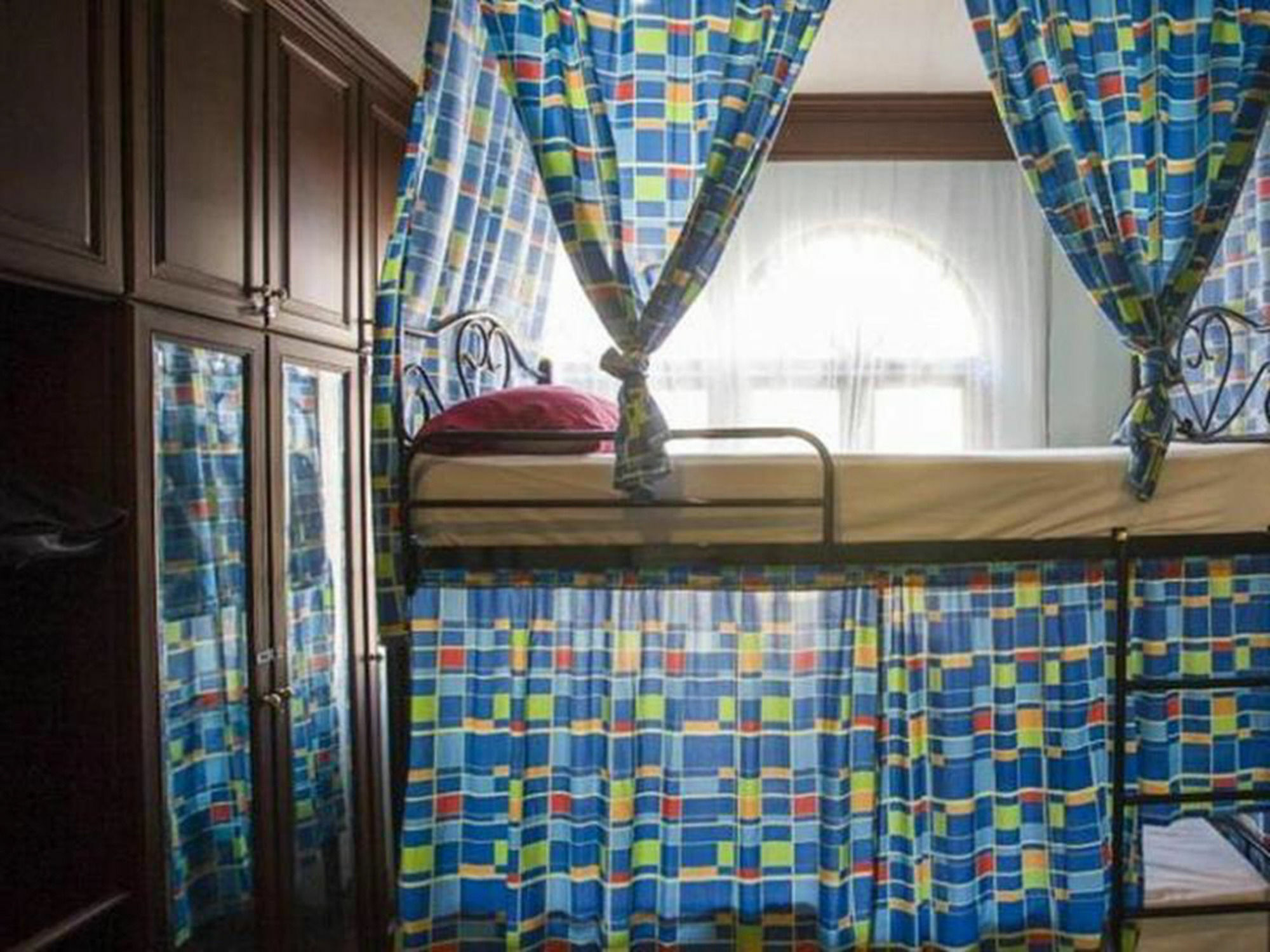 Mad Cow Hostel Бангкок Экстерьер фото