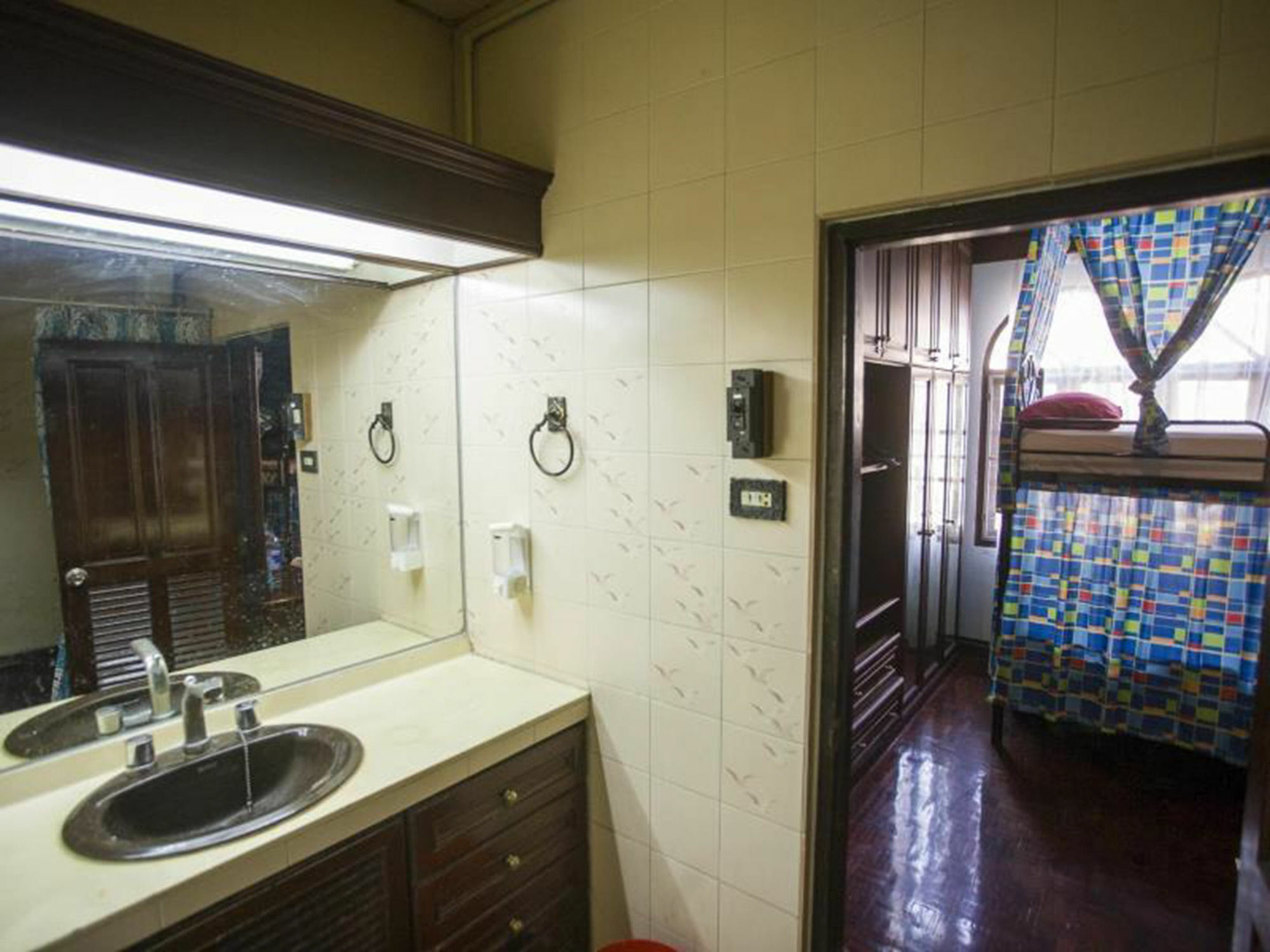 Mad Cow Hostel Бангкок Экстерьер фото